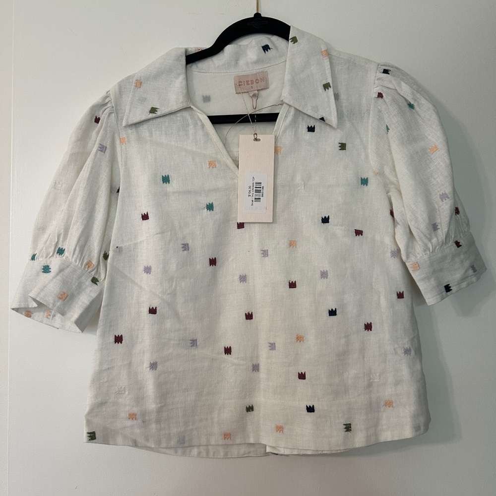 Ciebon embroidered crown top